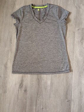 Xersion Medium Running shirt